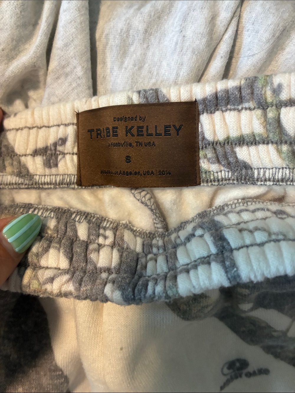 Tribe Kelley Women's Camo Shorts in White and Tan - Picture 4 of 4